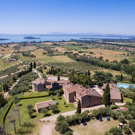 Готель Relais Borgo Torale Пассіньяно-суль-Тразімено Екстер'єр фото