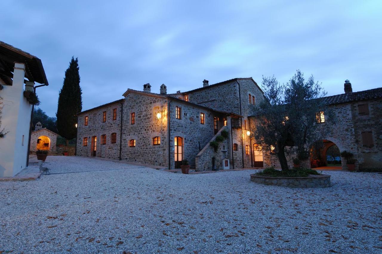 Готель Relais Borgo Torale Пассіньяно-суль-Тразімено Екстер'єр фото