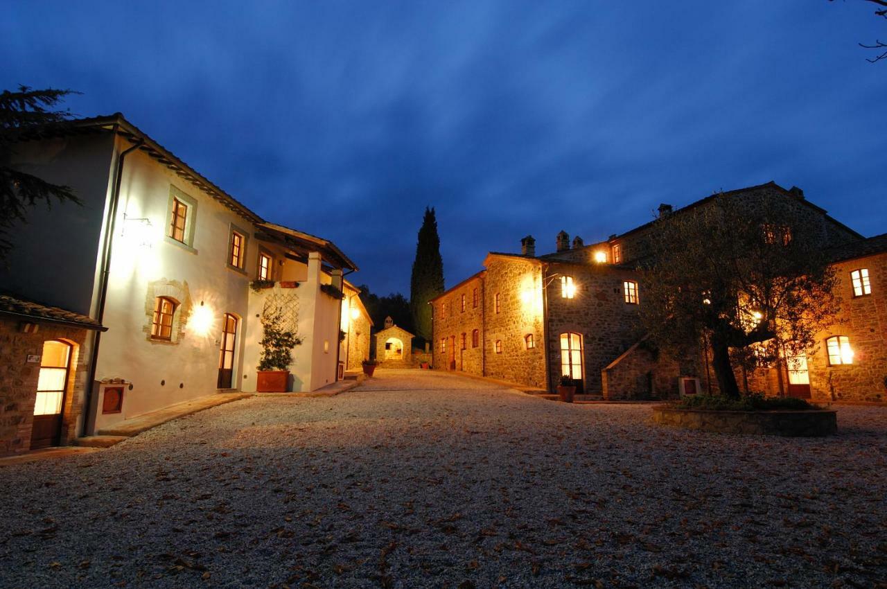 Готель Relais Borgo Torale Пассіньяно-суль-Тразімено Екстер'єр фото
