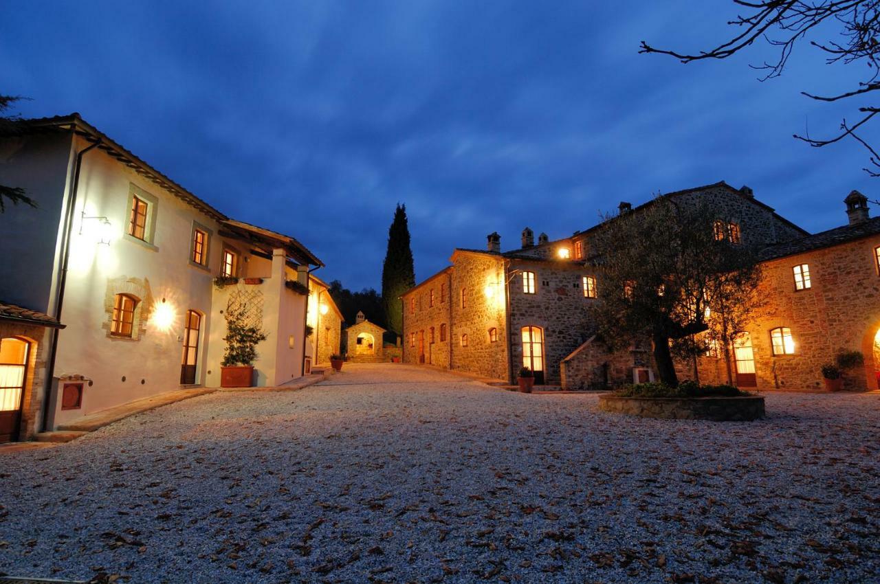 Готель Relais Borgo Torale Пассіньяно-суль-Тразімено Екстер'єр фото